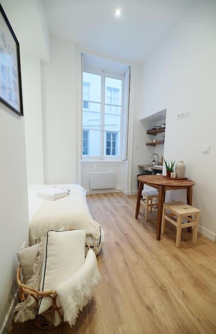 Appartement Place Des Terreaux Лион Екстериор снимка