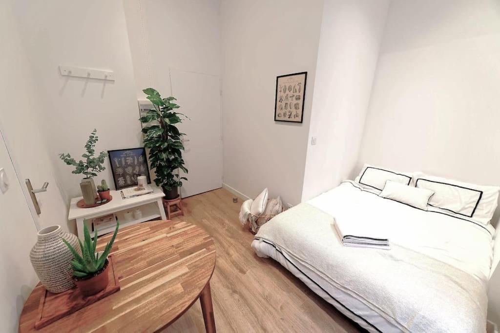 Appartement Place Des Terreaux Лион Екстериор снимка